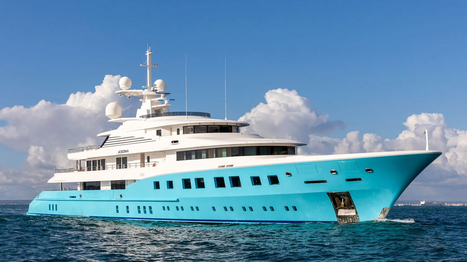 Yacht Axioma 5445 029 sul mare