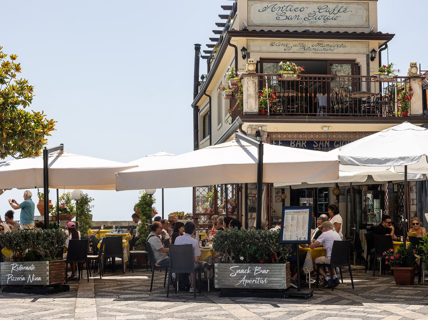 Foto moderna dell'Antico Bar Sangiorgio